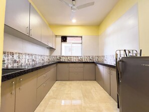 Refrigerador y microondas 