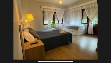 Standard Room, Garden View | Free WiFi, bed sheets