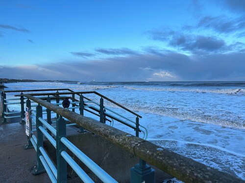 Bella's Beach House - less than 100m from the seafront in Whitley Bay!