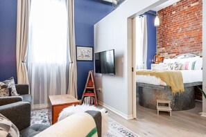 1 bedroom, desk, iron/ironing board, free WiFi - The Cartographer’s Loft (Stratford)