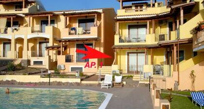 Charming 2-bedroom apartment in welcoming Lu Bagnu with WiFi, AC