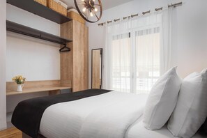 1 bedroom, in-room safe, desk, iron/ironing board