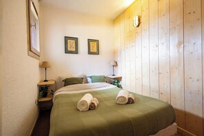 2 bedrooms, WiFi, bed sheets - Provères #30 - 5 guests - Ski in - Ski out (Les Allues)