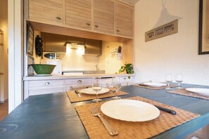 Fridge, microwave, oven, stovetop - Provères #30 - 5 guests - Ski in - Ski out (Les Allues)