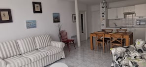 Books - Oceanfront T3, sea view, 74m2 (Clohars-Carnoët)
