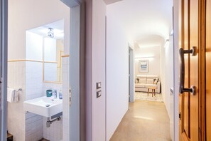 Dusche, Haartrockner, Bidet, Handtücher