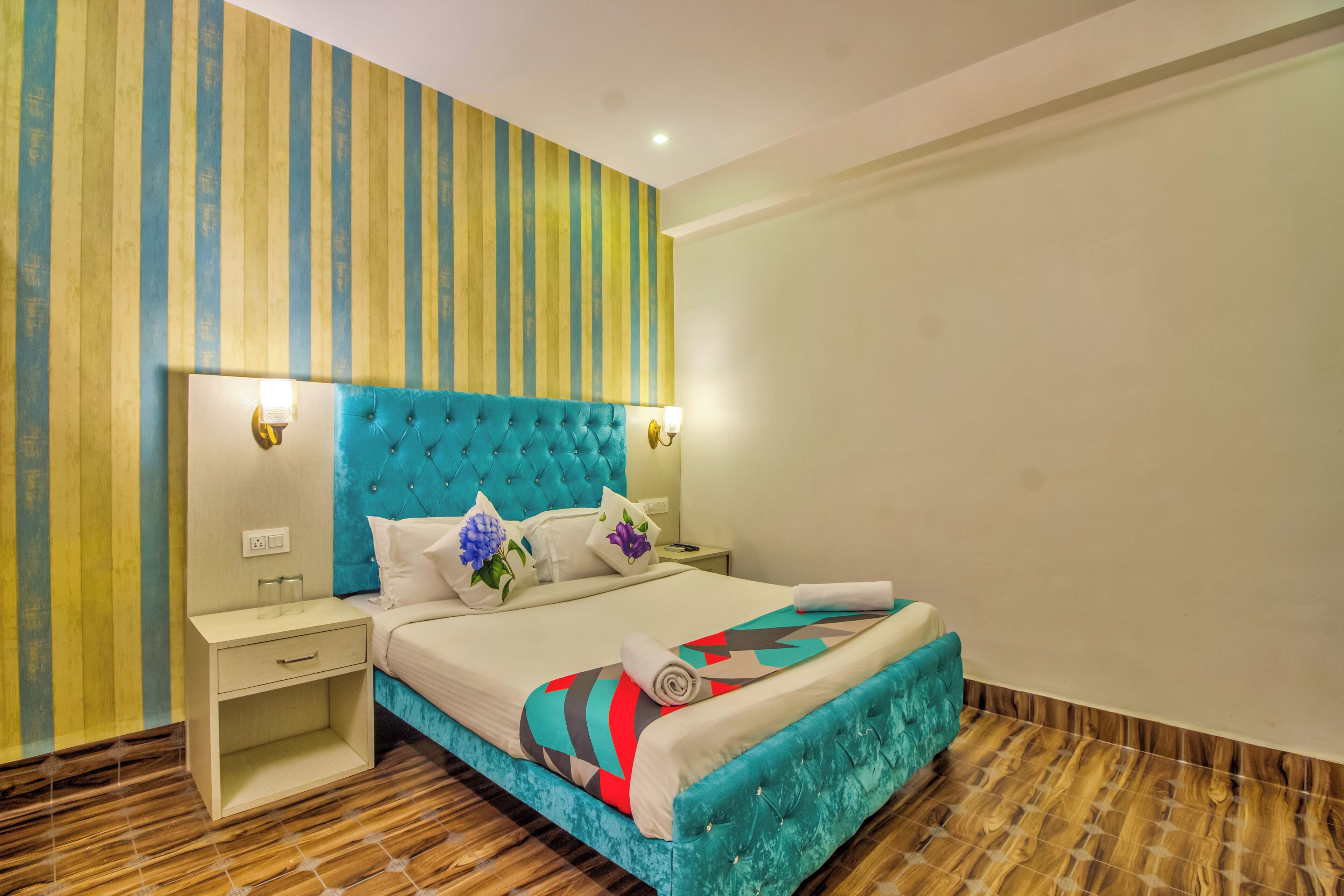 Standard-Doppelzimmer, Balkon | Bettwäsche aus ägyptischer Baumwolle, hochwertige Bettwaren