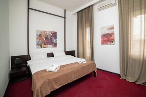 Chambre Double, balcon, vue ville