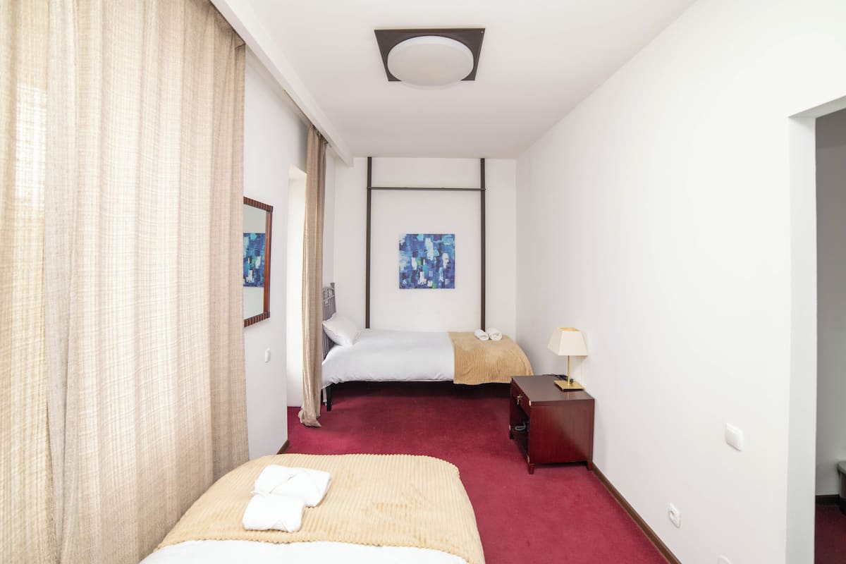 Kamar Twin, balkon, pemandangan kota | Wi-Fi gratis