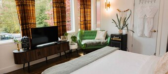 Snowy Owl Suite - Sleeps 2 - Downtown Tofino