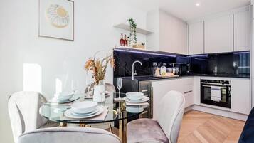 Apartment | Dining