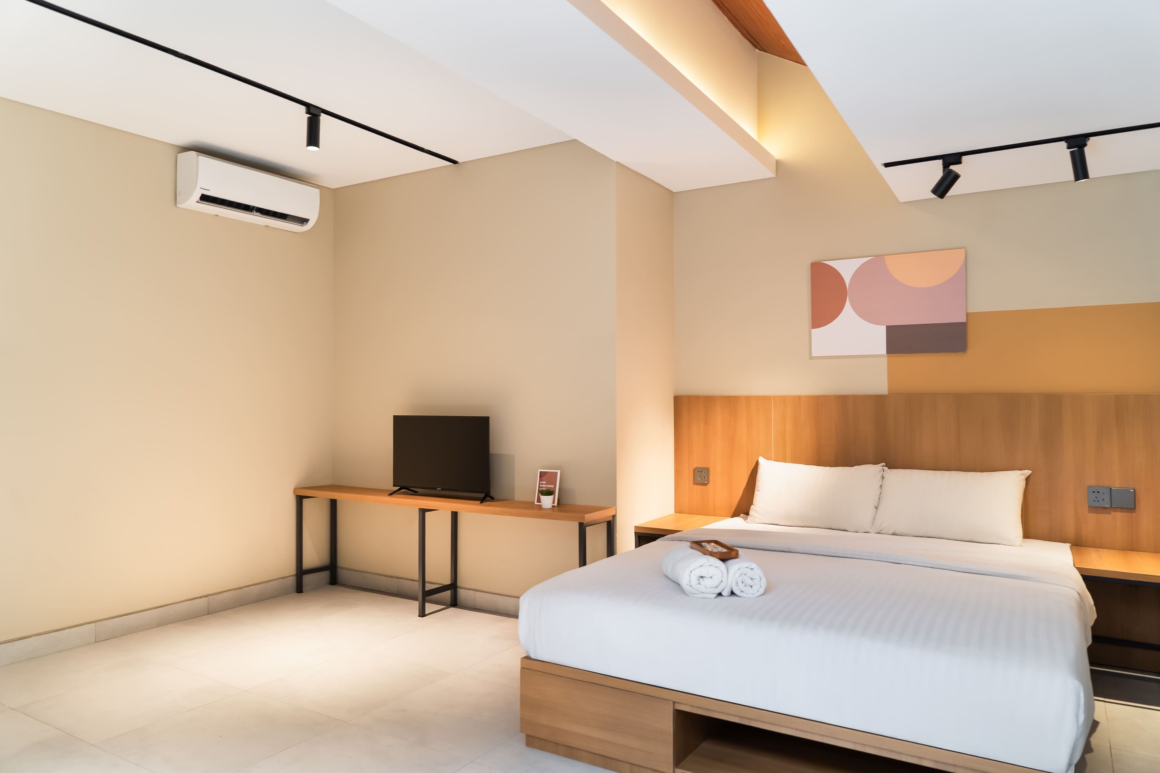 Suite | Free WiFi, bed sheets