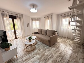 Comfort Apartment, City View | Iron/ironing board, free WiFi - Apartamentos Consuegra (Consuegra)