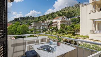 ํจ๋ฐ๋ฆฌ ํ์ฐ์ค, ์นจ์ค ์ฌ๋ฌ ๊ฐ (Charming Apartment Marina) | ์ผ์ธ ์๋น