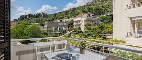 Family House, Multiple Bedrooms (Charming Apartment Marina) | Balcony