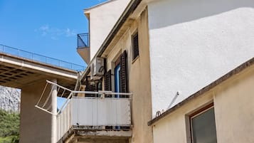 Family House, 1 Bedroom, Balcony (Marina Apt Near Makarska /w Balcony) | Exterior detail