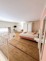 Free minibar, laptop workspace, soundproofing, free WiFi