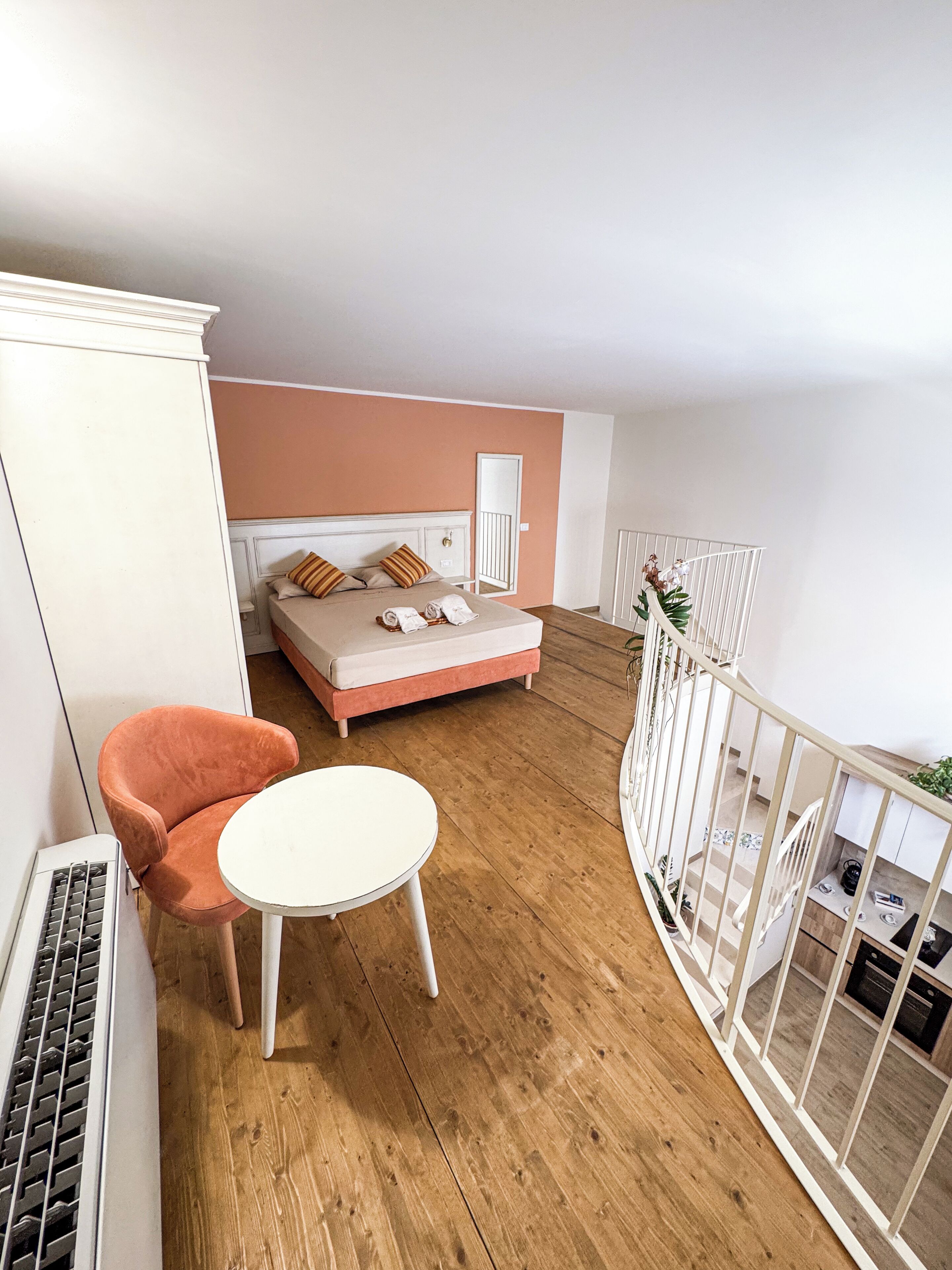 Minibar con snack e bevande gratuite, postazione laptop, Wi-Fi gratuito