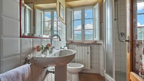 Hair dryer, towels - Ciliegio, Brandeglio, Bagni di Lucca, Lucca and Viareggio (Bagni di Lucca)