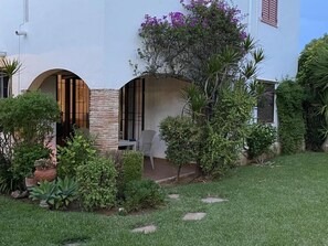 Apartment | Exterior - 1 Bed-sleeps 2-gardens-pool-10 Min To Beach (Denia)