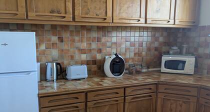 Quiet, restful accommodation 9 minutes from the zoo and close to the castles.