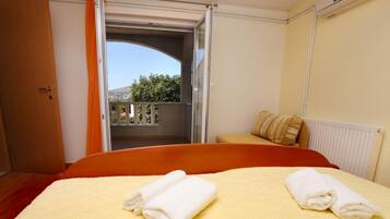 Apartment (One-Bedroom Apartment With Terrace An) | 2 bedrooms, cribs/infant beds