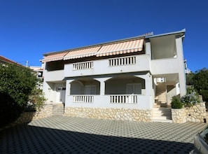 Apartment (One-Bedroom Apartment With Terrace (A) | Property entrance - Apartments Antonio - Trogir (Trogir)