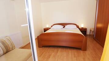 Apartamento (One-Bedroom Apartment With Terrace An) | 2 quartos, berços (sobretaxa)