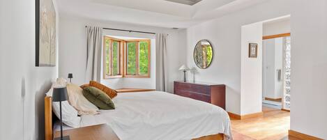 4 habitaciones, tabla de planchar con plancha y wifi gratis