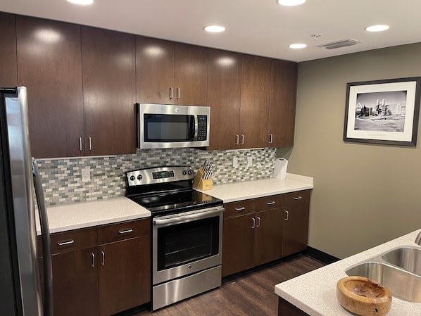 Fridge, microwave, oven, stovetop