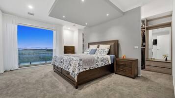 5 sovrum, skrivbord, strykjÀrn/strykbrÀda och wi-fi