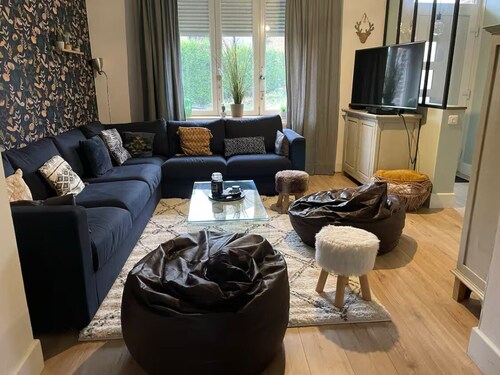 Family home with garden 2 minutes from Arras (2 to 10 people)