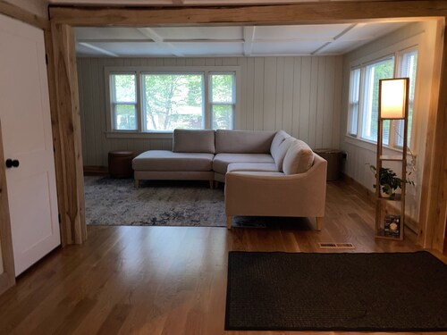 3-bedroom house in enchanting Mayfield centrally located.