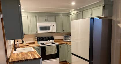 3-bedroom house in enchanting Mayfield centrally located.