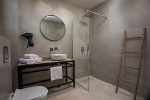 Deluxe Double or Twin Room, City View | Bathroom | Shower, hair dryer, towels, soap