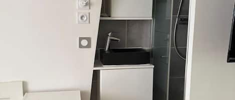 Hair dryer, towels