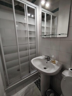 Hair dryer, towels