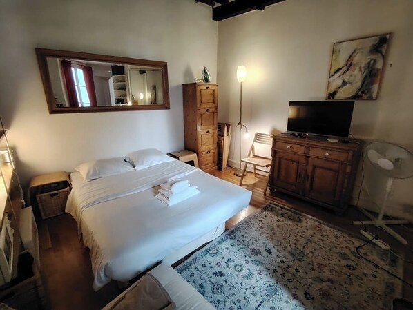 Desk, iron/ironing board, travel cot, free WiFi