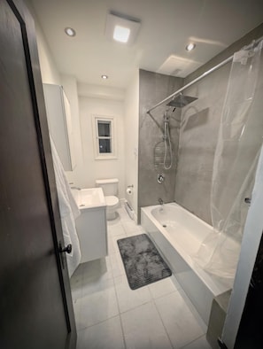 Towels, soap, shampoo, toilet paper
