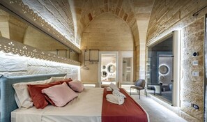 3 bedrooms, in-room safe, WiFi, bed sheets