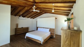 4 bedrooms, travel cot, WiFi