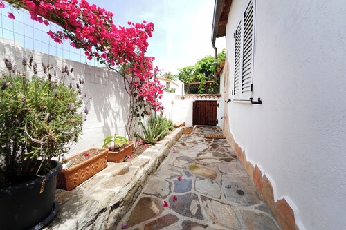 Cottage del Sole with veranda 150mt from the sea