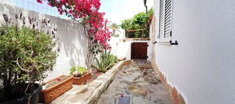 Cottage del Sole with veranda 150mt from the sea