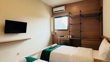 Superior Twin Room | Desk, free WiFi, bed sheets