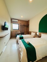 Superior Twin Room | Desk, free WiFi, bed sheets