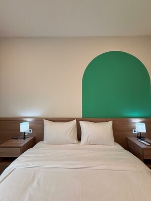 Deluxe Double Room | Desk, free WiFi, bed sheets - Saptama Living (Citaringgul)