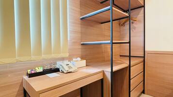 Superior Twin Room | Desk, free WiFi, bed sheets