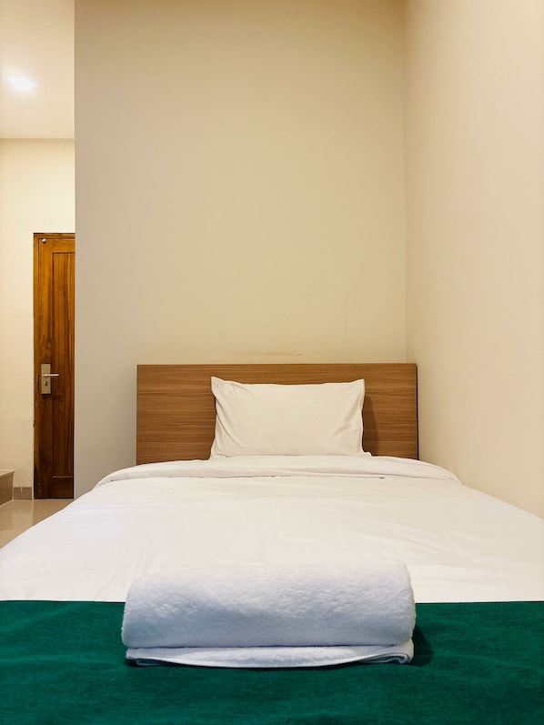 Standard Room - Saptama Living (Citaringgul)