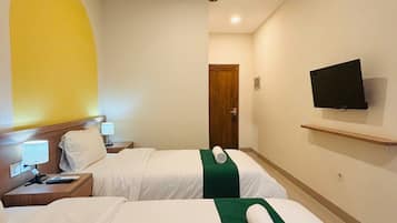 Deluxe Twin Room | Desk, free WiFi, bed sheets