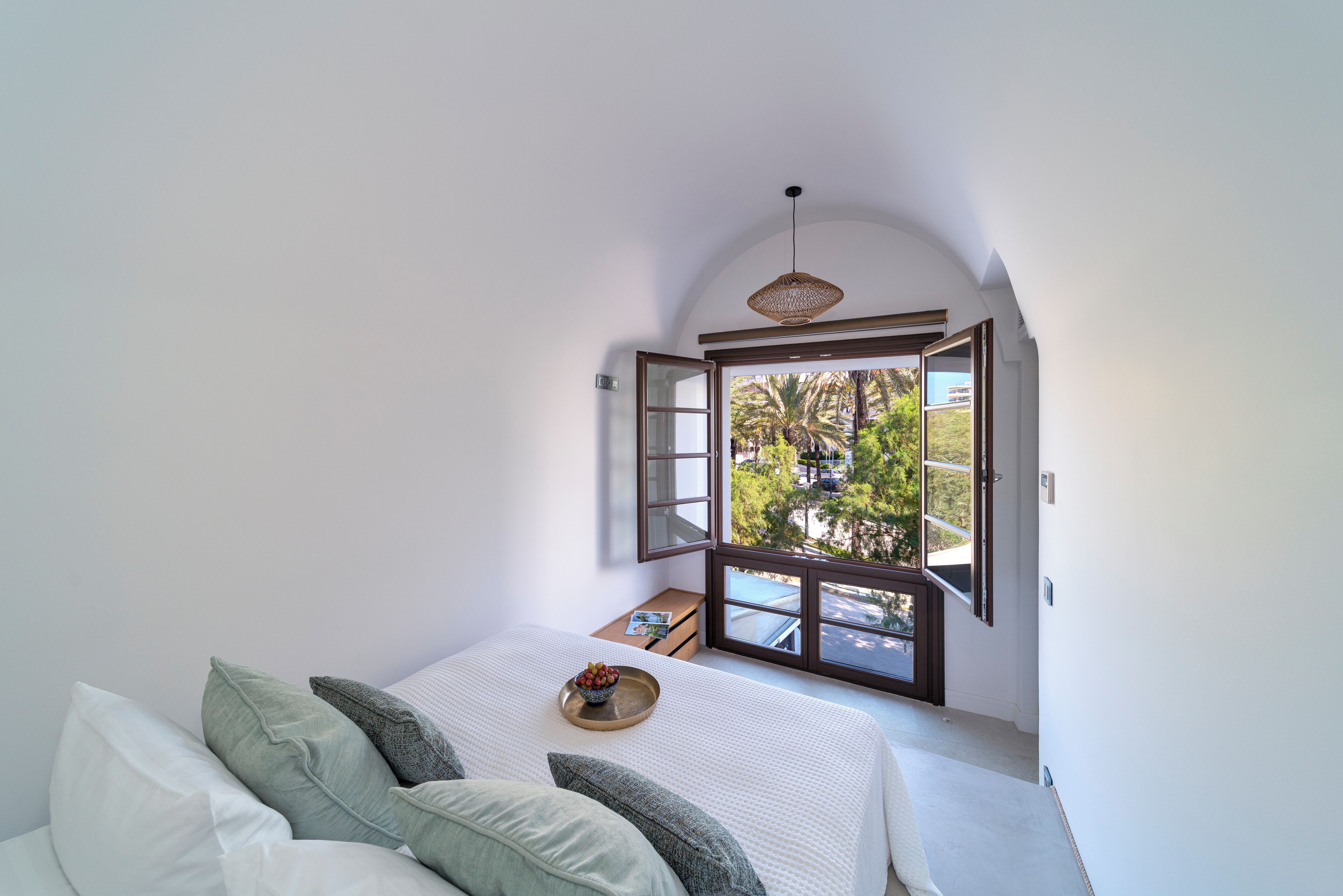 Cortinas blackout y sistema de insonorización 